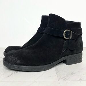 Born Lesley Black Suede Buckle Bootie 8M